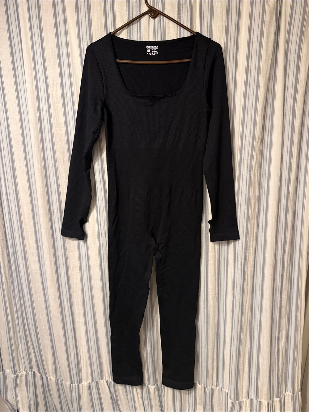 OQQ Seamless Black Long-Sleeve Bodysuit